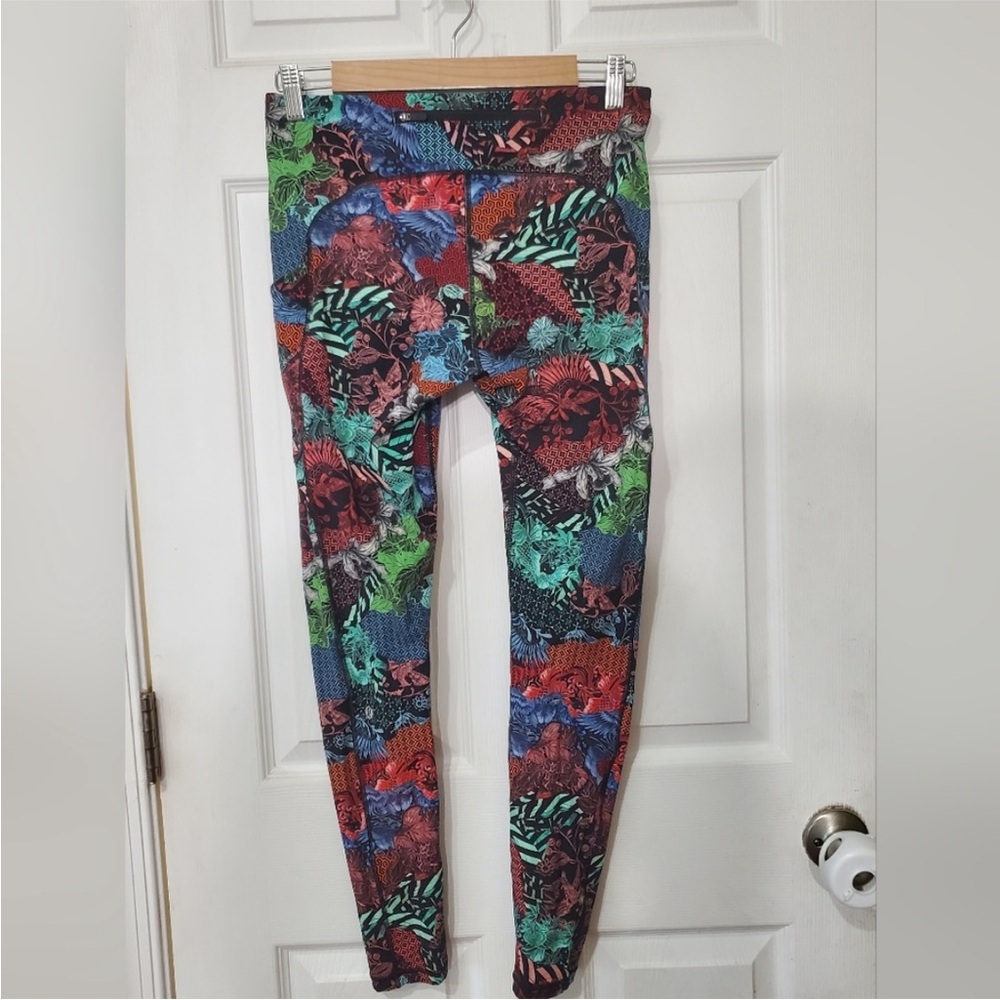 Lululemon Speed Up Tight *Full-On Luxtreme 28"
Zen Clash Multi - Picture 4 of 14